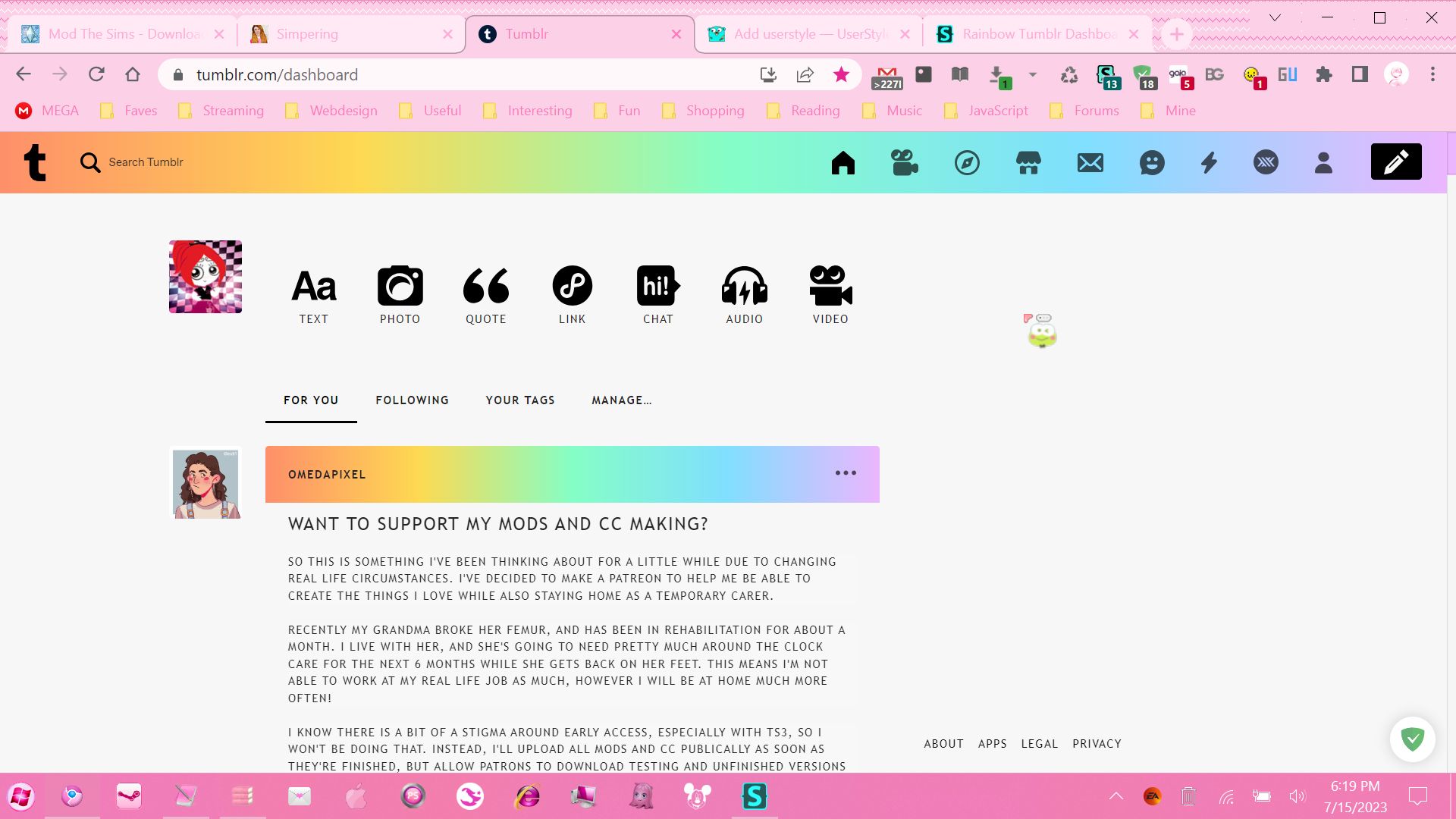 Screenshot of Rainbow Tumblr Dashboard Theme (sort of fixed)