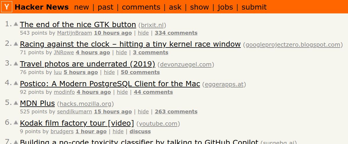 Screenshot of Hacker News: Underlines/comment page boldening